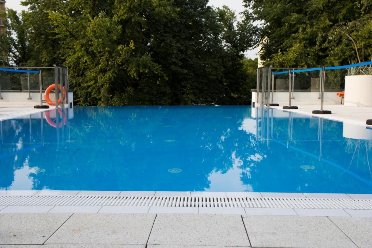 Nadmorskie Tarasy Apartament Park I Morze Kolberg Exterior foto